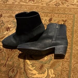 Vionic Black Shantelle Ankle Booties